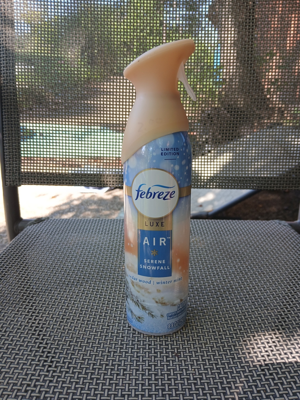Febreze LUXE Air Spray — Serene Snowfall (Peach Cap, Blue Can)
